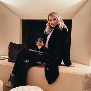 Meet your Posher, Elizabeth